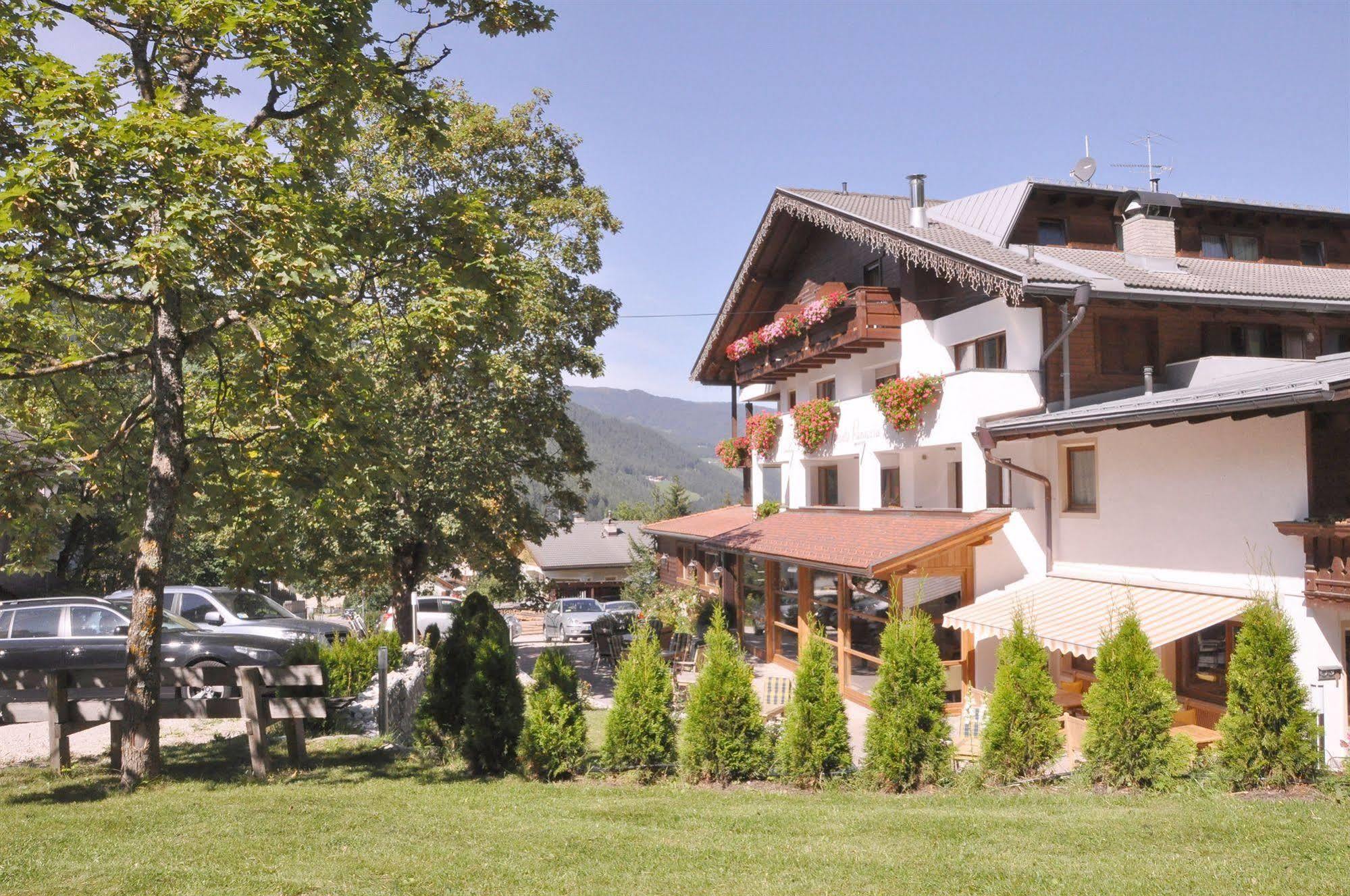 Hotel Monte Paraccia Сан-Віджиліо-ді-Мареббе Екстер'єр фото