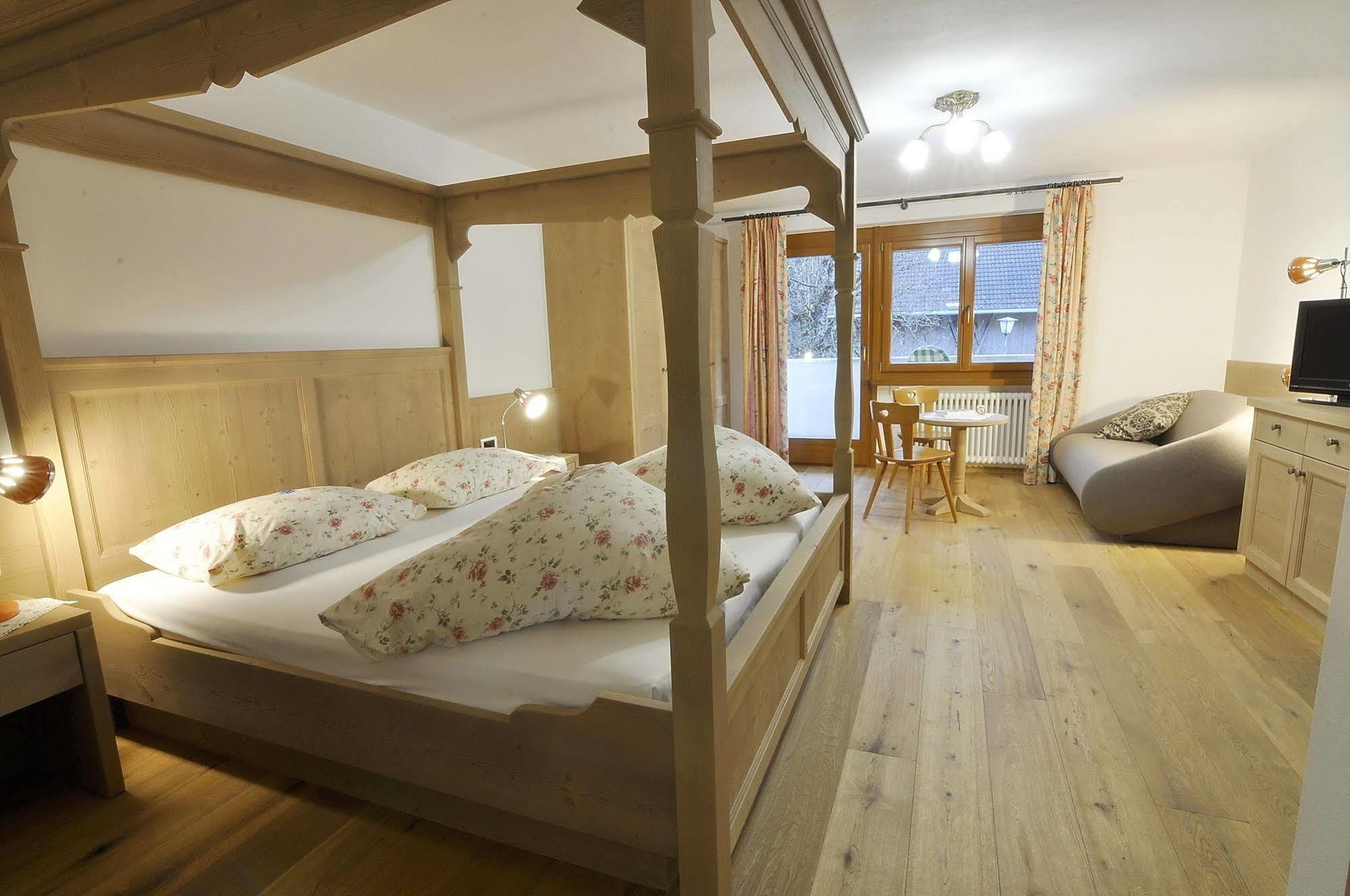 Hotel Monte Paraccia Сан-Віджиліо-ді-Мареббе Екстер'єр фото