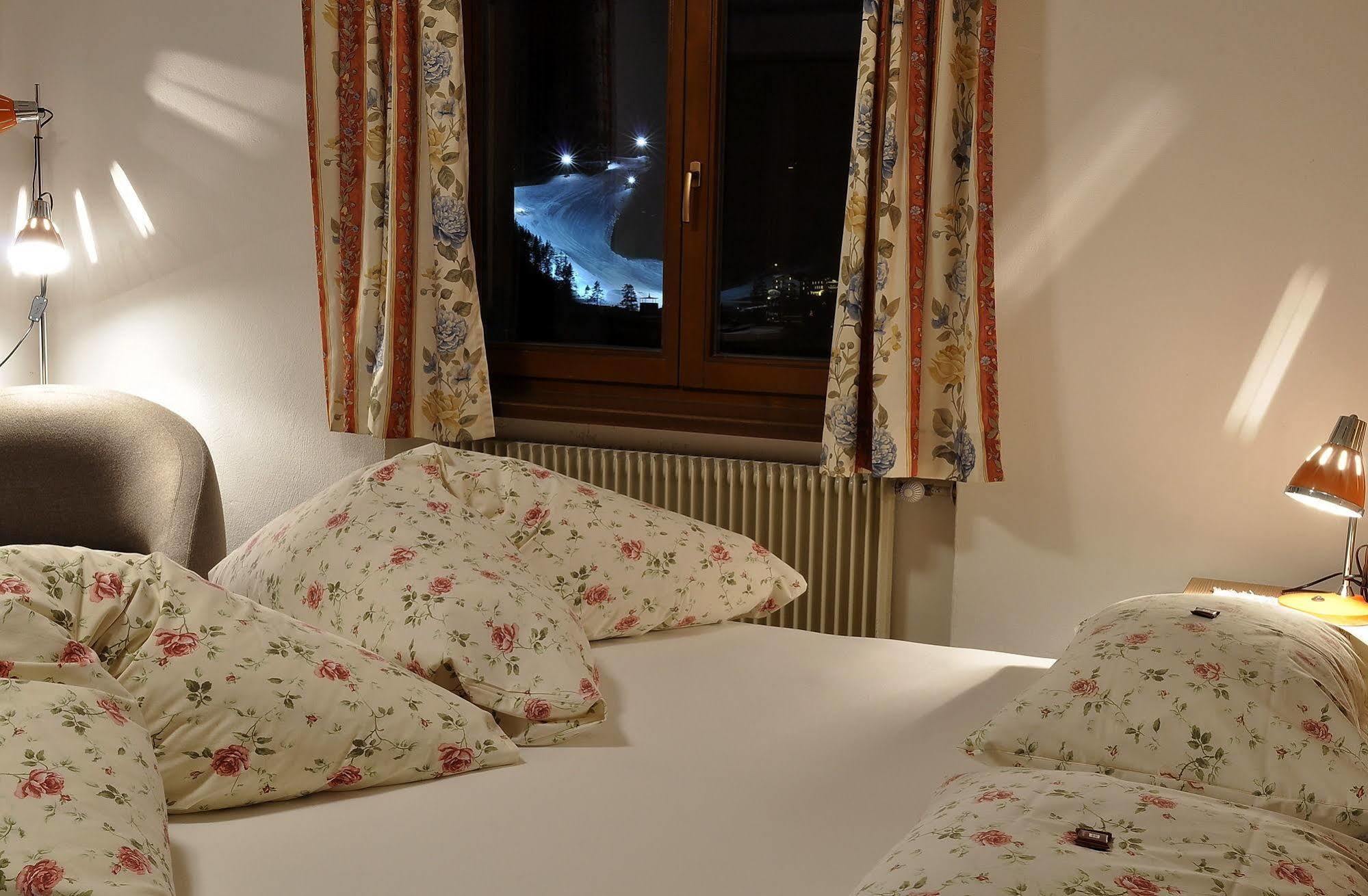 Hotel Monte Paraccia Сан-Віджиліо-ді-Мареббе Екстер'єр фото