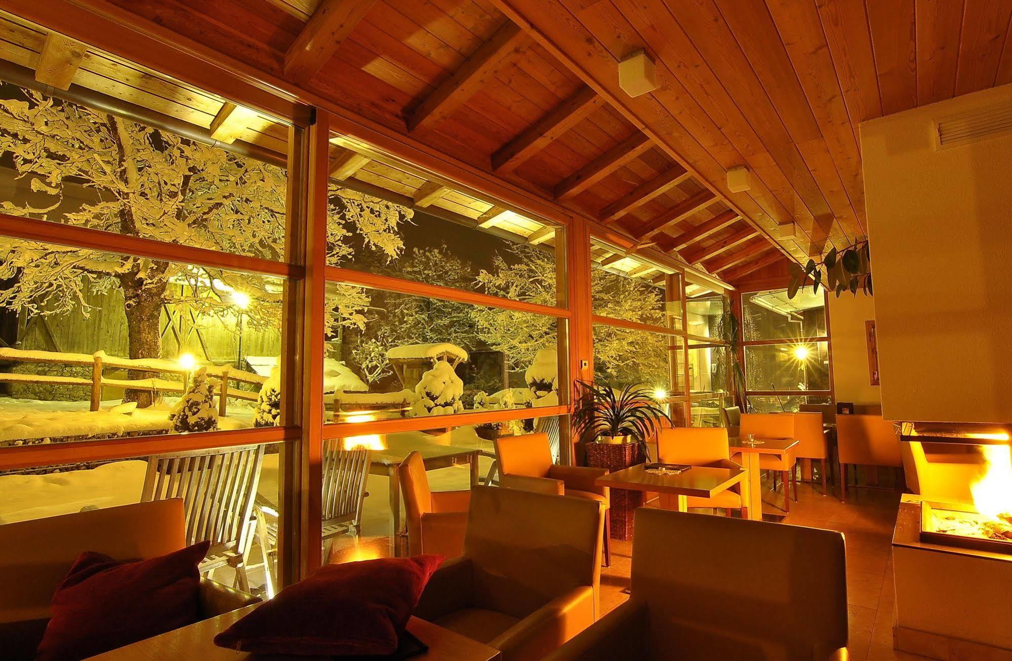 Hotel Monte Paraccia Сан-Віджиліо-ді-Мареббе Екстер'єр фото